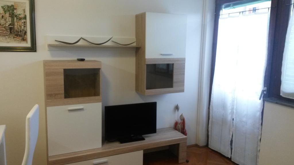 Apartma Mirella *